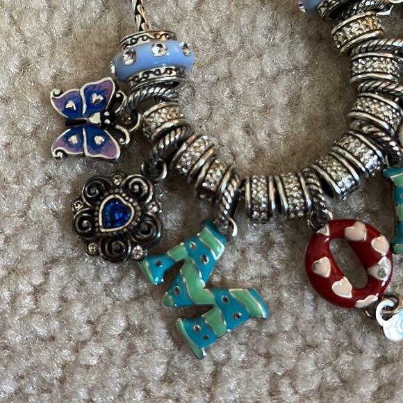 Brighton charm bracelet with  MOM and 5 charms - Picture 3 of 5